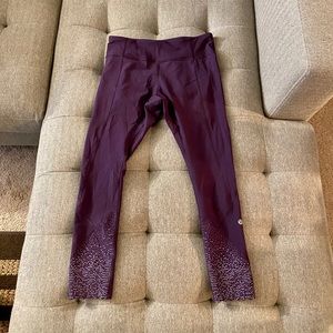 Lulu Lemon Size 6 Crop